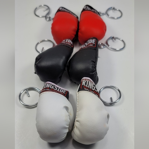 Set of 6 Ringside Boxing Glove Keychain Rings. - Picture 3 of 3